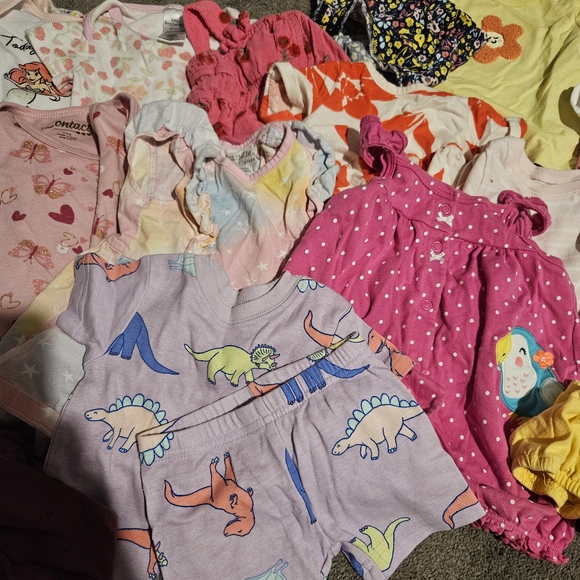 Assorted Bundle Size 6-9 - Picture 14 of 15